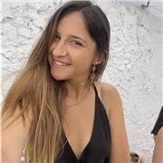 Me considero una persona muy polivalente con ganas de dar lo mejor de mi a mis alumnos para ayudarles en su proceso de aprendizaje (tanto niños en cualquier área como adultos en lenguas).